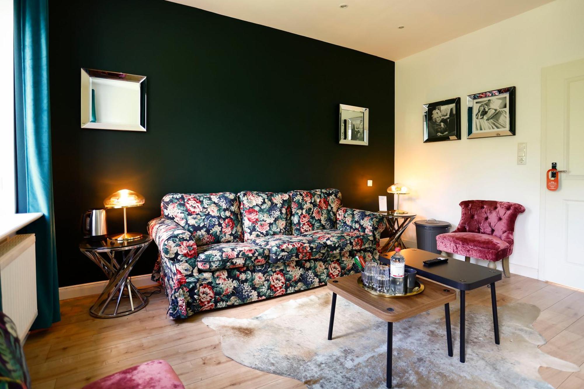 Sleephotels Alsterroom Hamburg Exterior photo